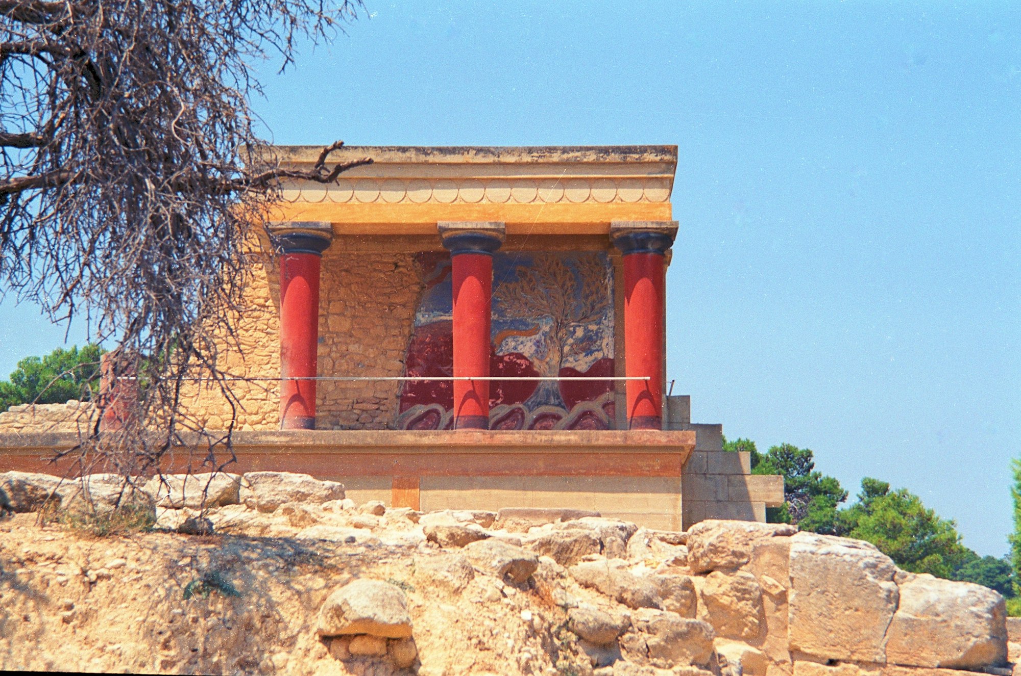 Palace of Knossos, Minoan ruins with red columns